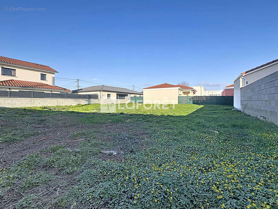 Terrain à BOURG-EN-BRESSE