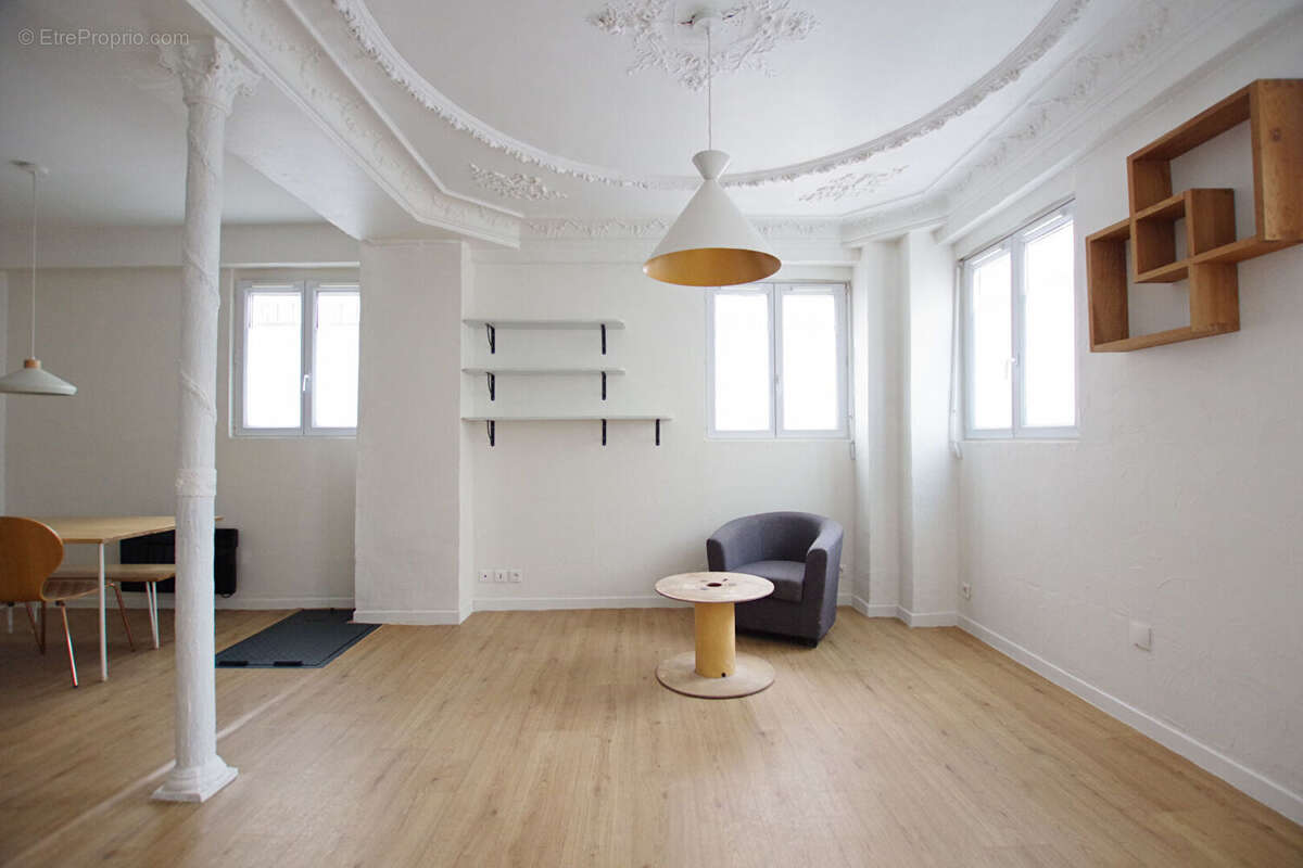 Appartement à PARIS-14E