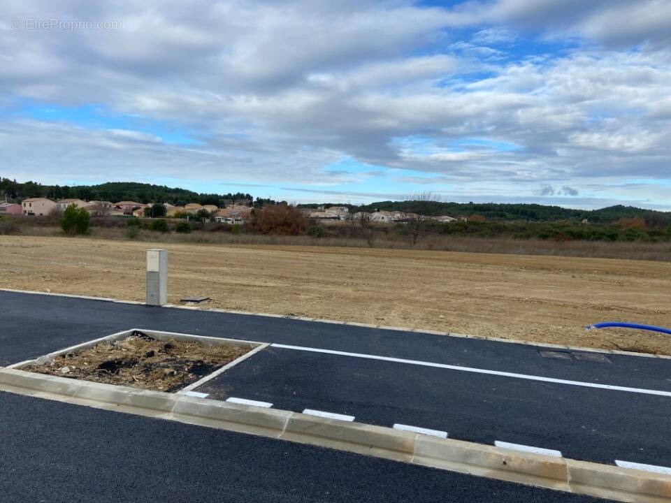 Terrain à LEZIGNAN-CORBIERES