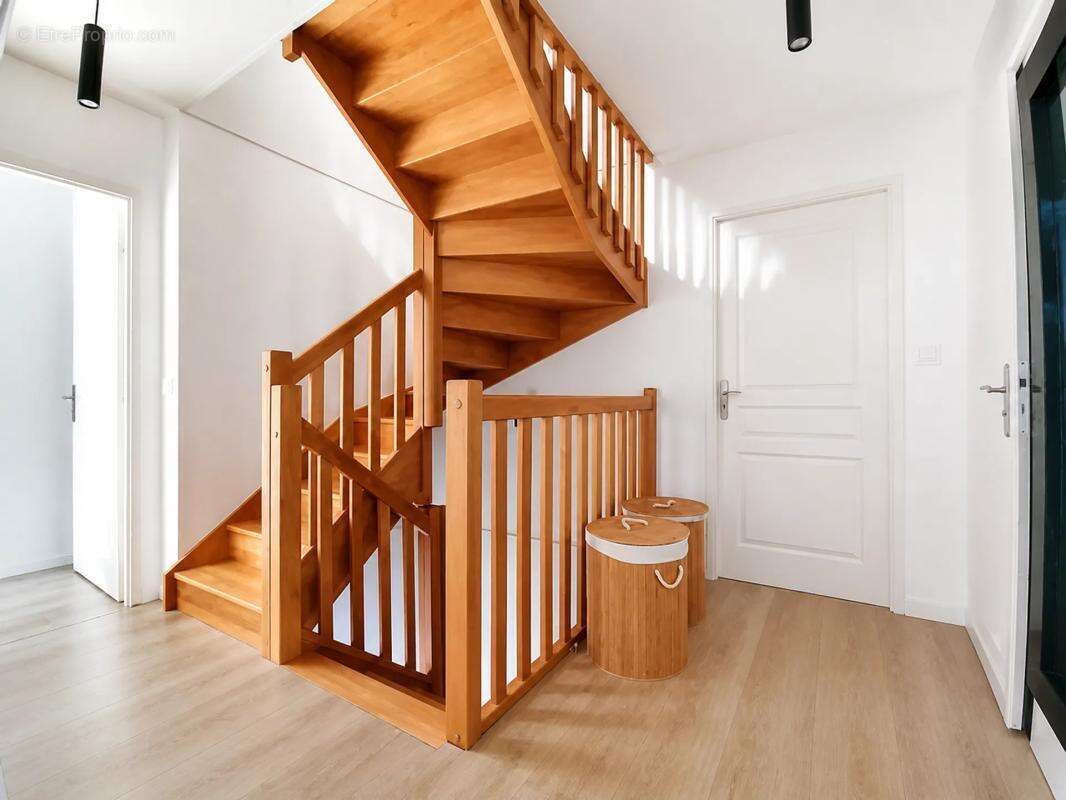 Maison de 7 pièces de 116 m² à Ennery - photo 12