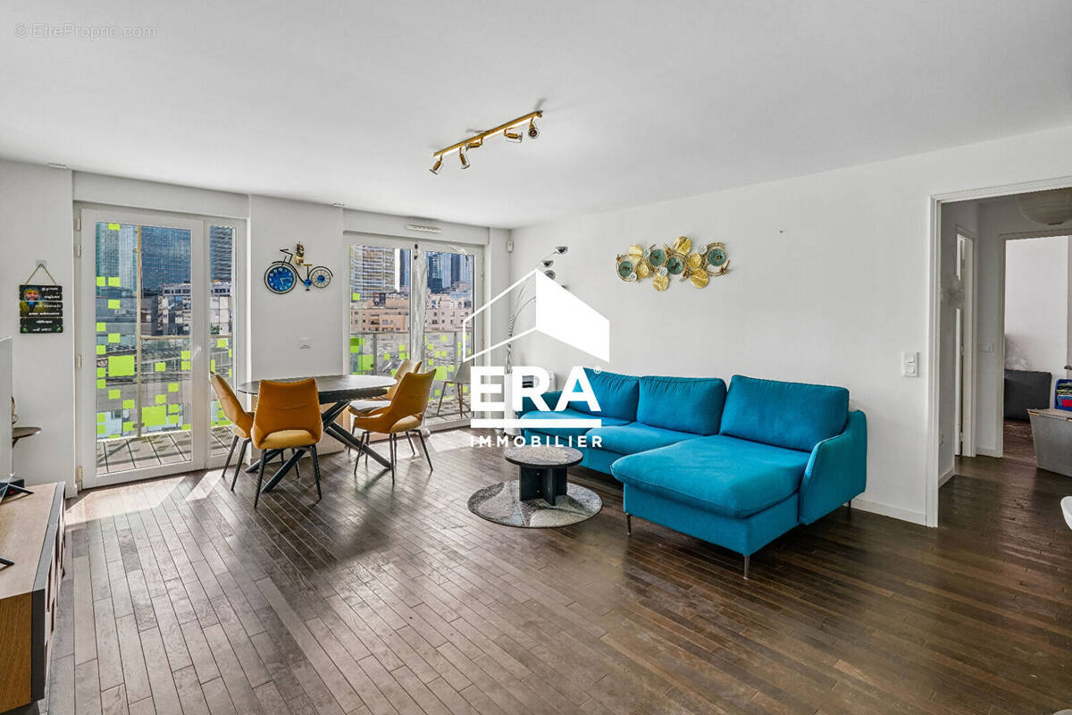 Appartement à COURBEVOIE