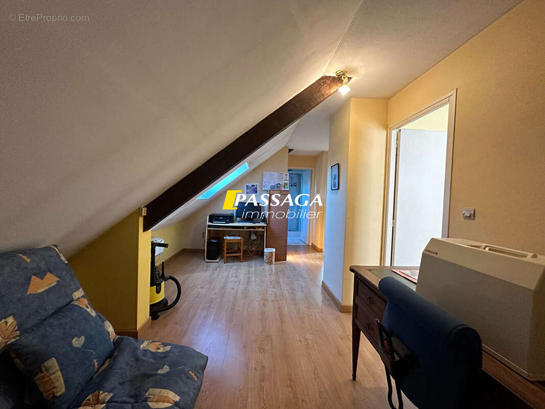 Maison à ONET-LE-CHATEAU