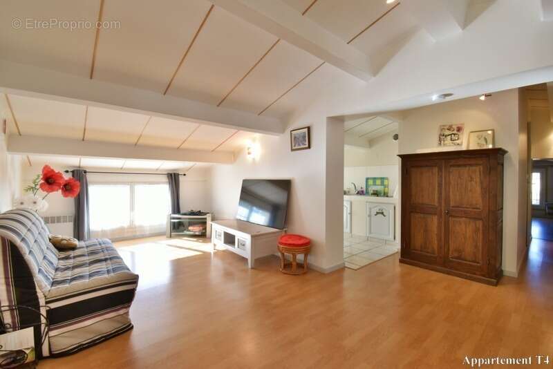 Maison à SAINT-GENIEZ