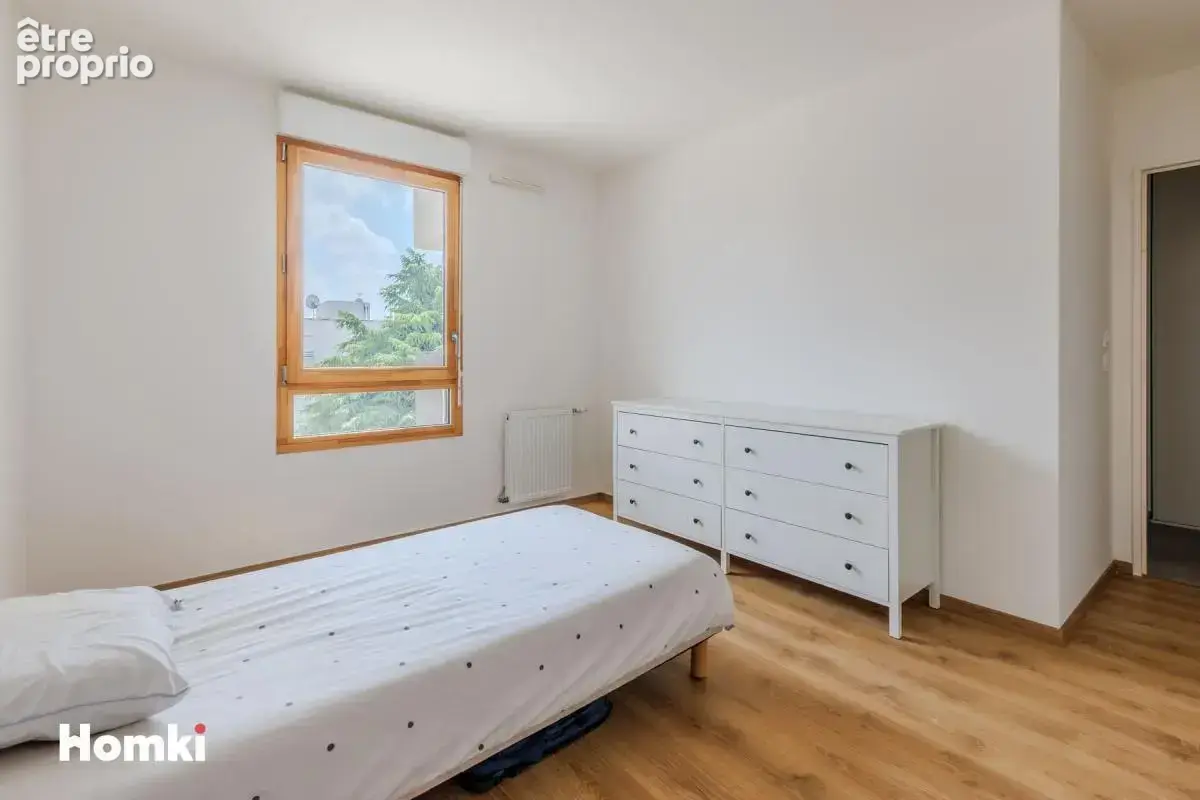 Appartement T3 de 65 m² avec terrasse et place de parking à Vénissieux 69200, Boulevard Laurent Gérin - photo 6