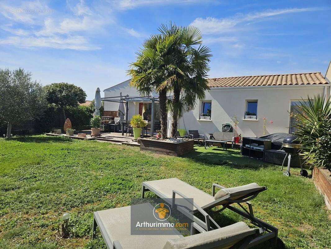 Maison à SAINT-JEAN-DE-LIVERSAY