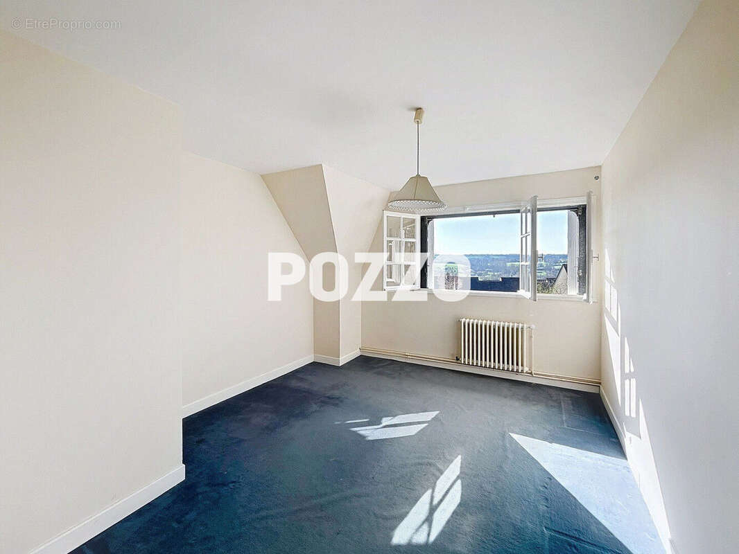 Maison à CONDE-SUR-VIRE