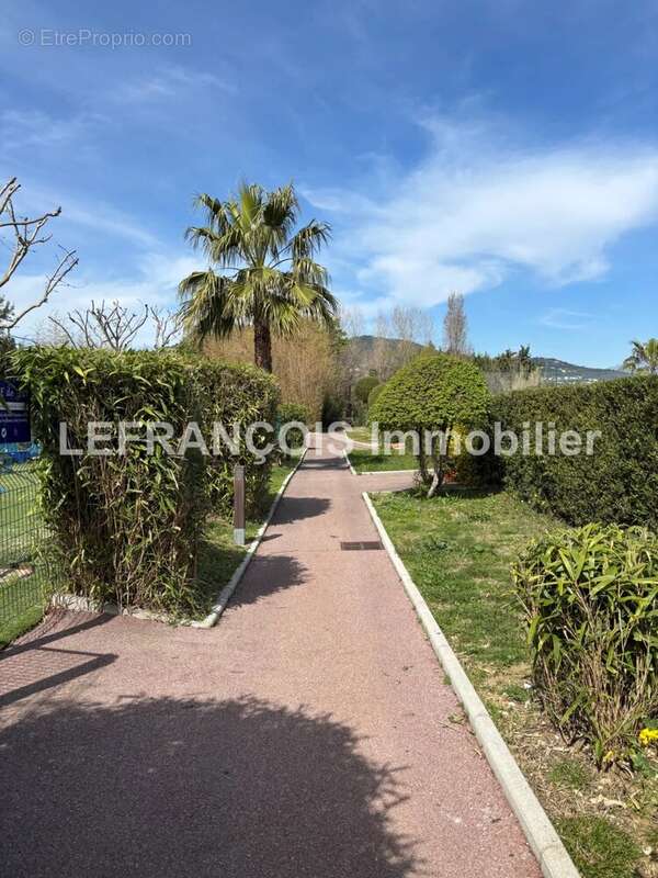 Appartement à MANDELIEU-LA-NAPOULE