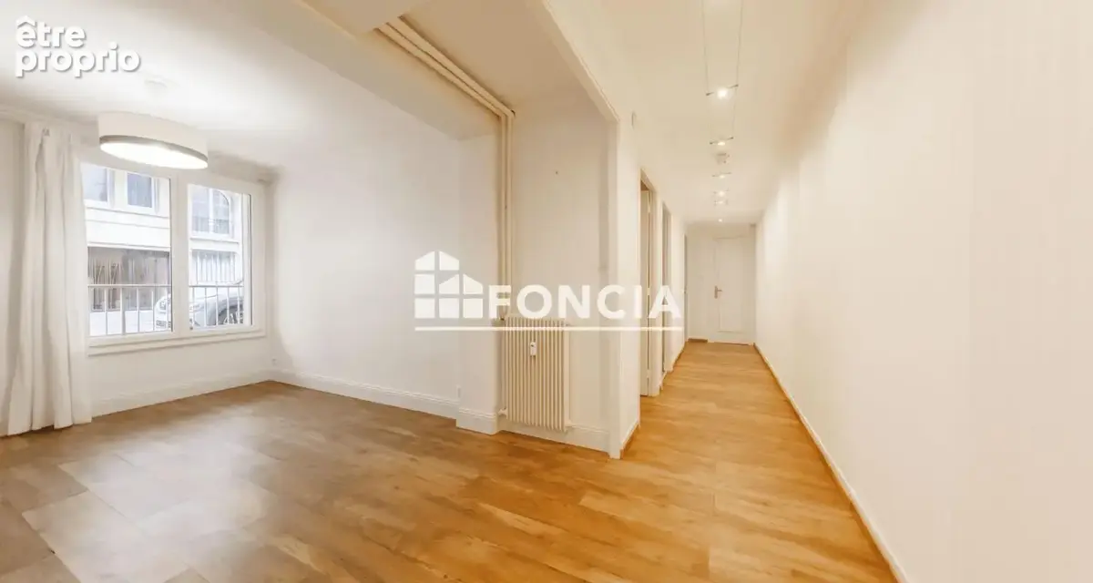 A deux pas de Jaude - T3 de 69.33 m² - photo 4