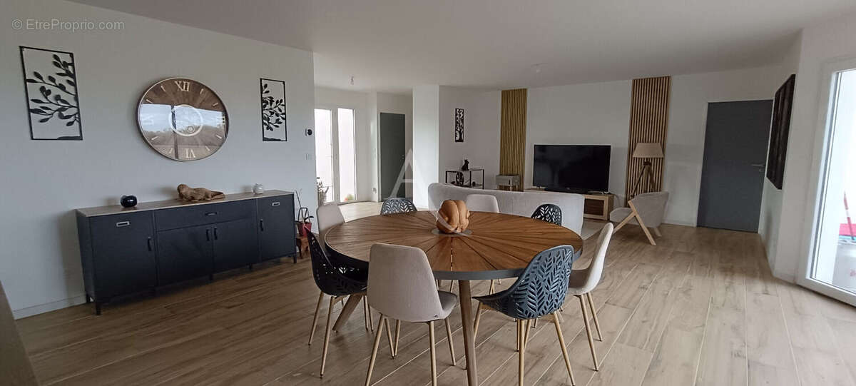 Maison à SAINT-NAZAIRE-SUR-CHARENTE