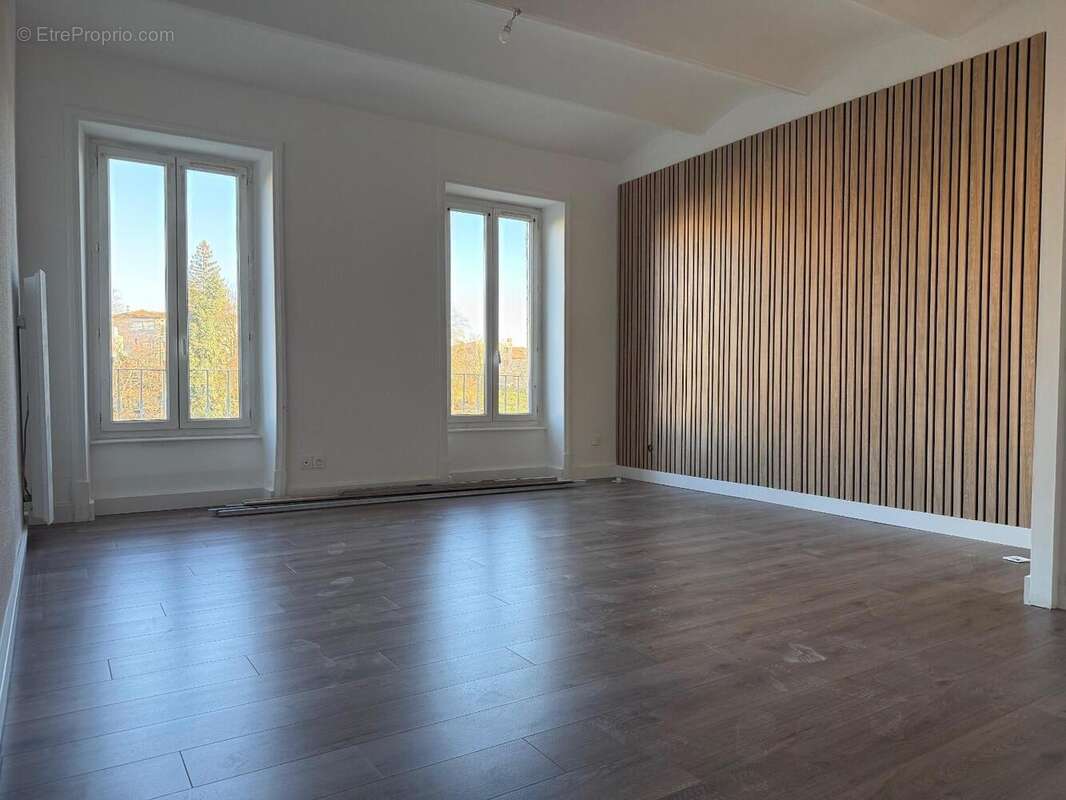   - Appartement à AUBENAS