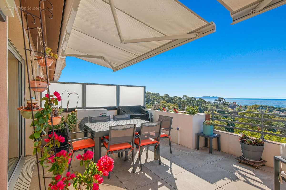 Appartement à LA LONDE-LES-MAURES