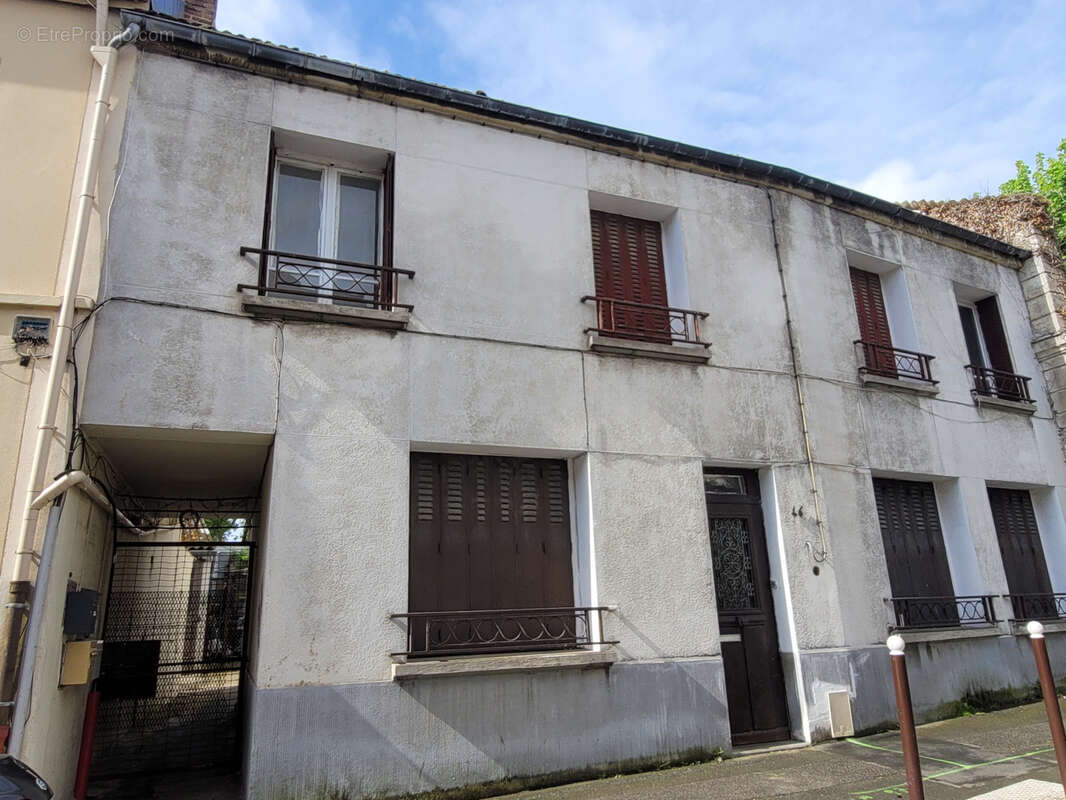 Maison F5 plus appartement F2/3 VILLIERS LE BEL VILLAGE - photo 3