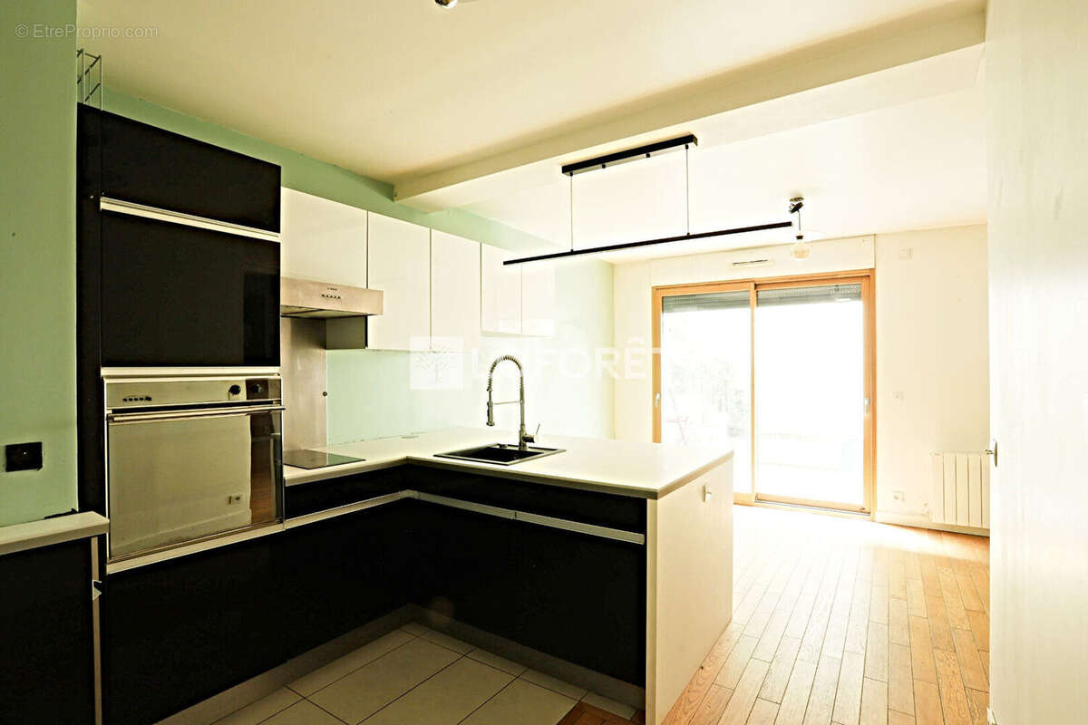 Appartement à PARIS-14E
