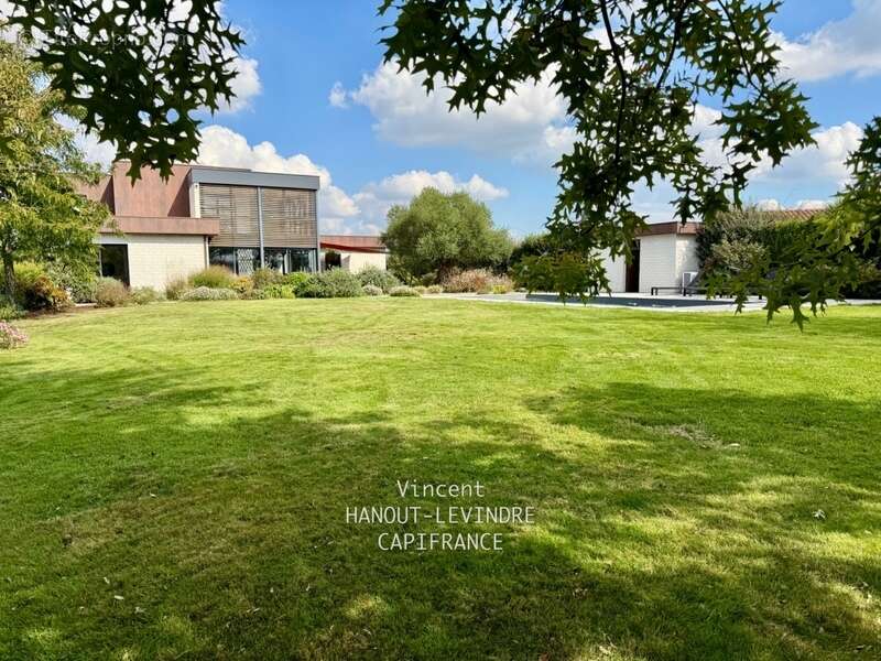 Maison à vendre 9 pièces BAZOGES EN PAILLERS (85) - photo 4