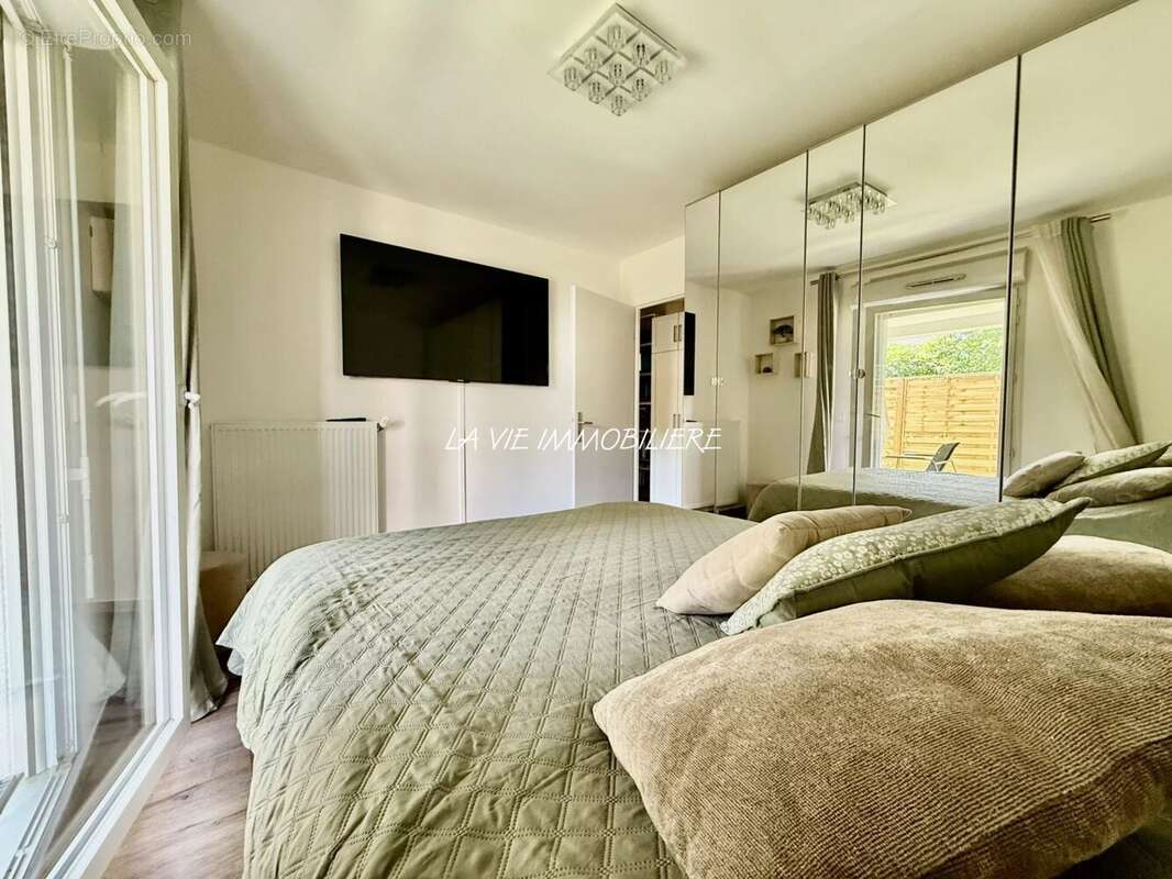 Appartement à LES PAVILLONS-SOUS-BOIS