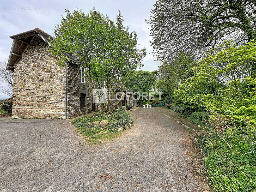 Maison à AUBUSSON