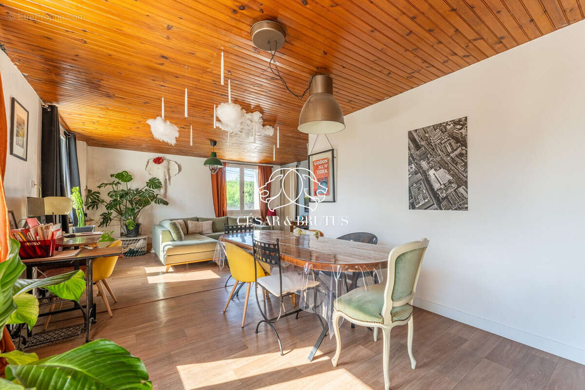 Maison 189 m² à Saint-Didier-De-Formans  - photo 5