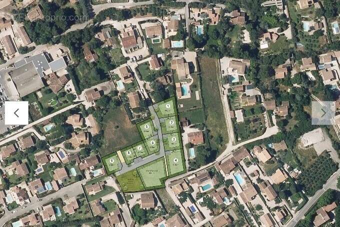 Terrain à CAUMONT-SUR-DURANCE