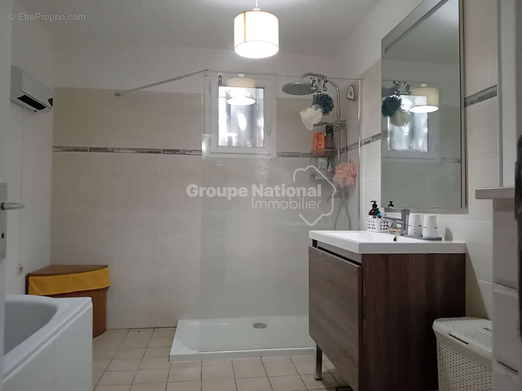 Maison à SAINT-ETIENNE-DU-GRES