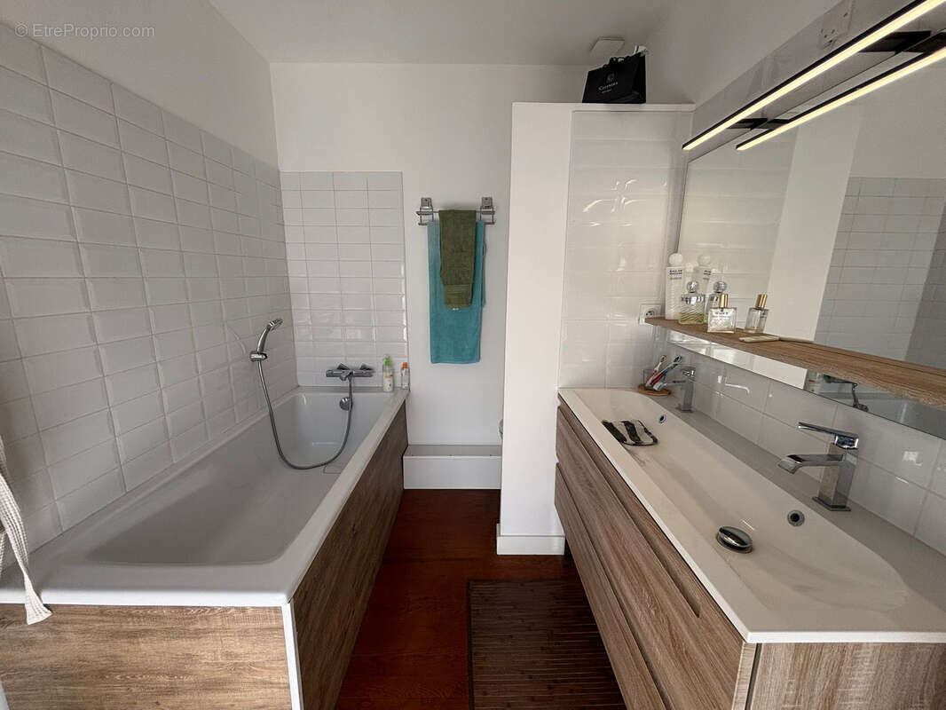 Appartement à COURSAN