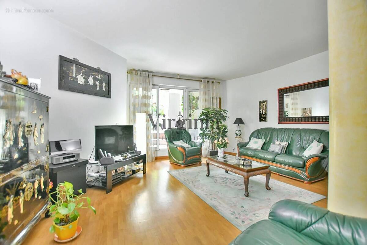 Appartement à CHARENTON-LE-PONT