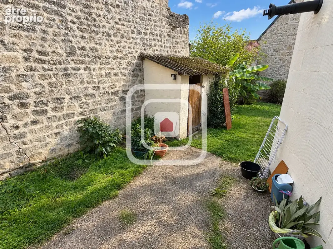 Maison ancienne de plain-pied avec jardin et petite dépendance - photo 12
