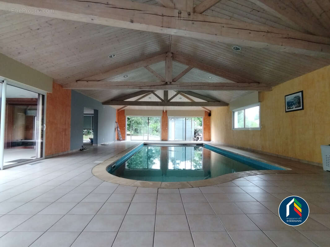 Maison à SAINT-MARTIN-DES-NOYERS