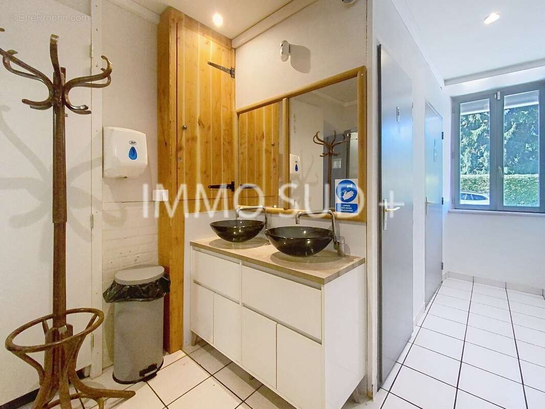 Commerce à MONESTIER-DE-CLERMONT