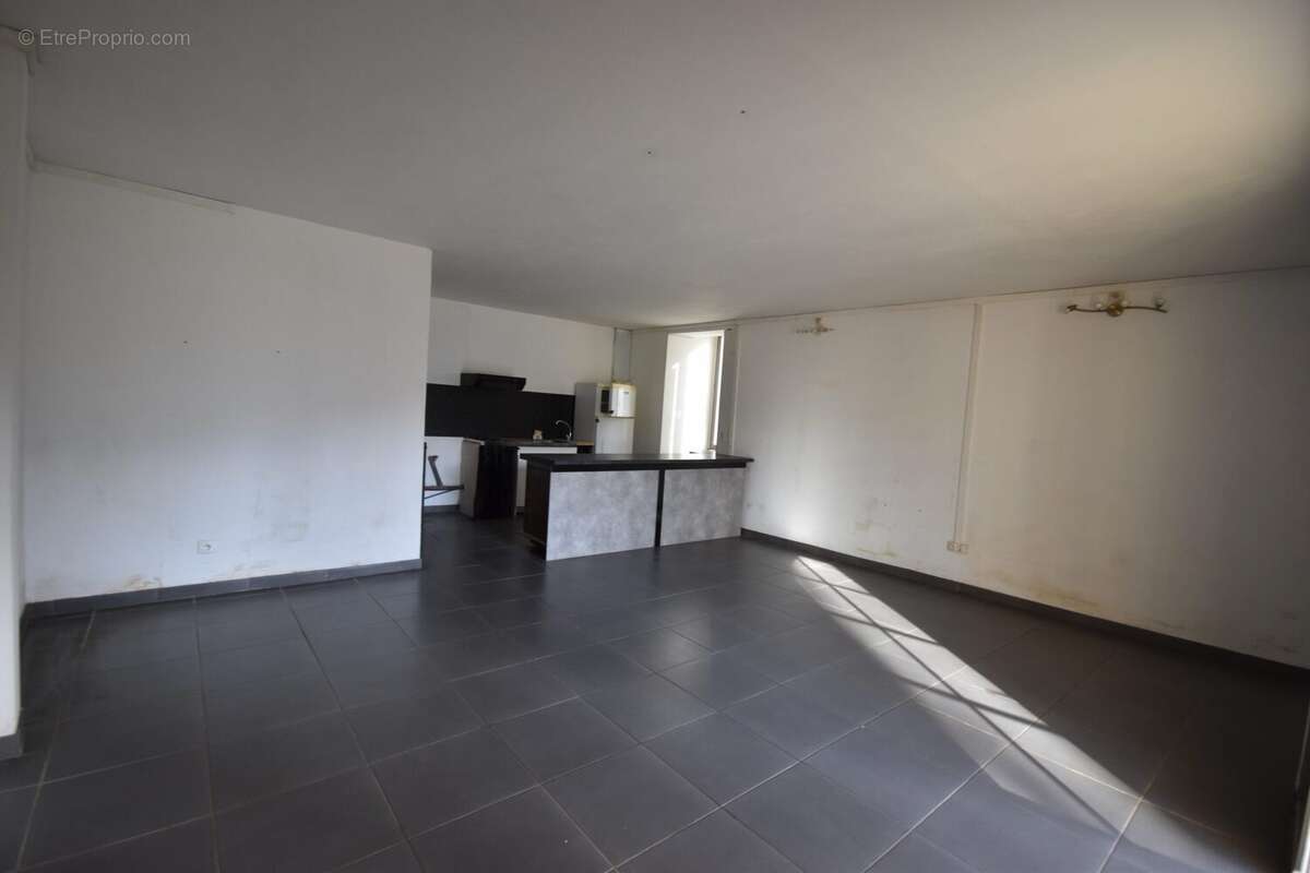 studio rdc  - Appartement à QUILLAN