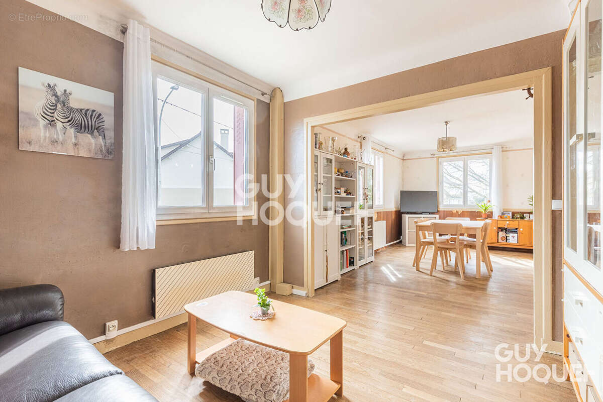 Maison à SAVIGNY-SUR-ORGE