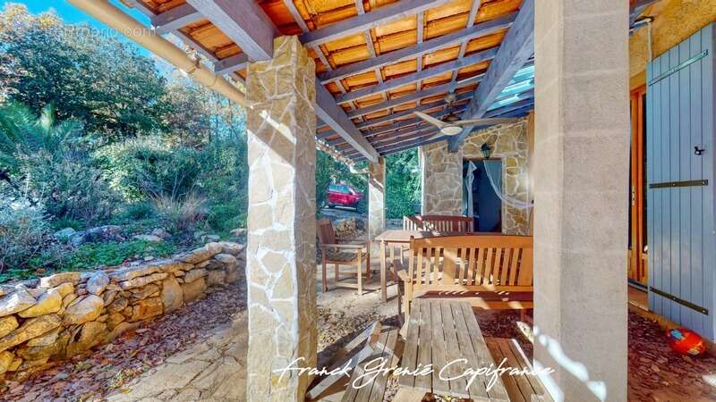 Maison à LA ROQUEBRUSSANNE