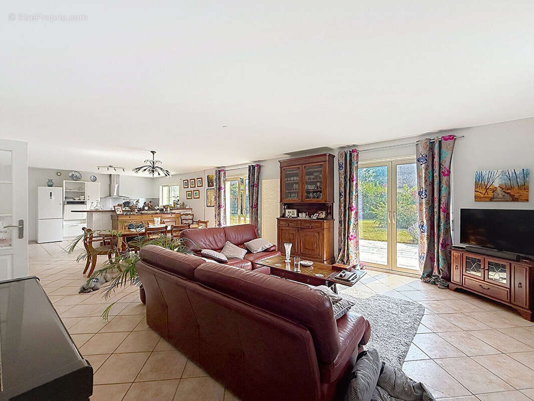 EXCLUSIVITE - LION-SUR-MER - maison de 6 chambres - photo 11
