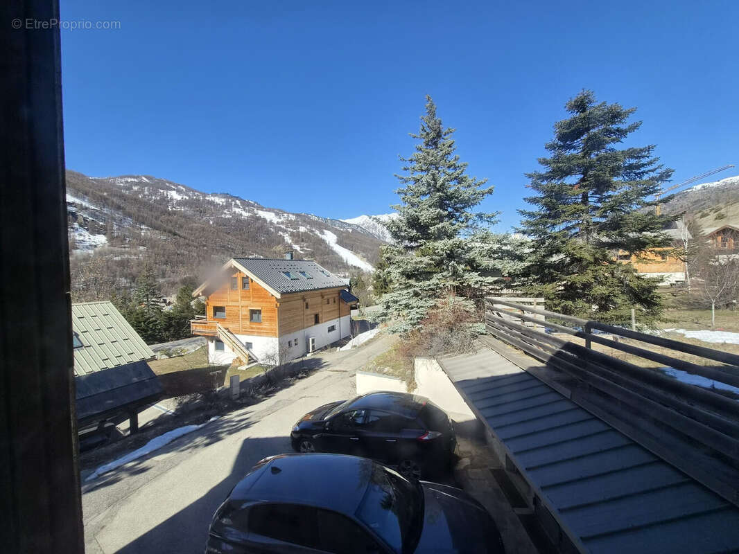 Maison 253 m² à Saint-Chaffrey  - photo 4