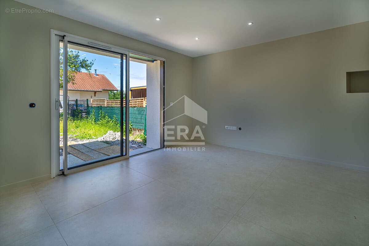 Appartement à MESIGNY