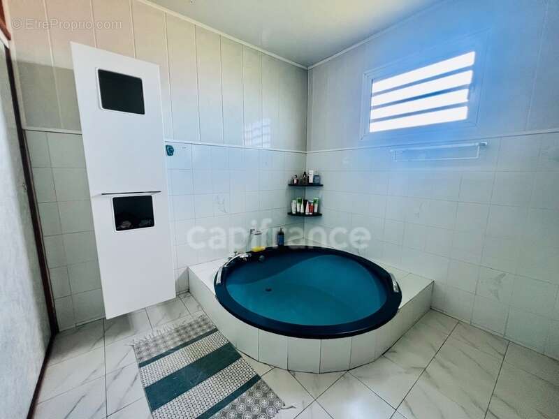 Maison à vendre 6 pièces à la Montagne secteur SAINT BERNARD (974) - photo 9