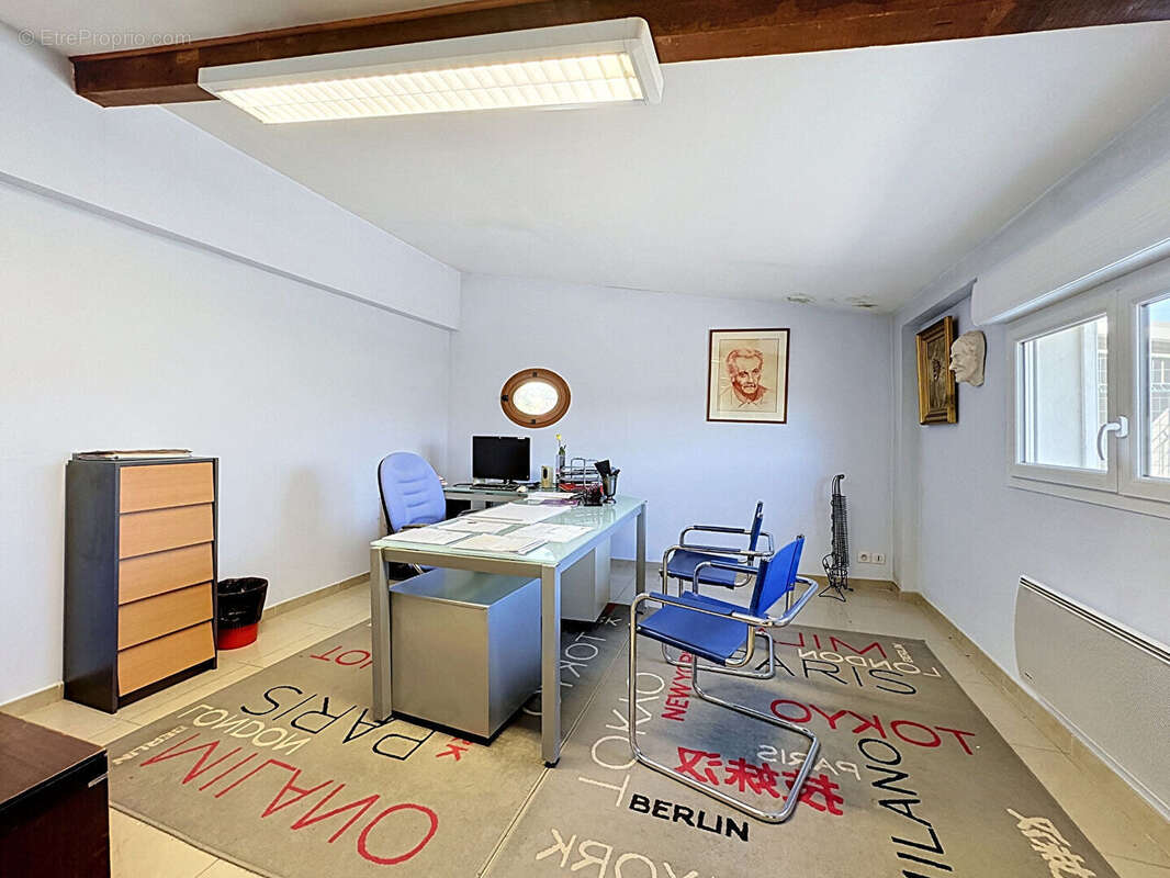 Vendre ensemble immobilier de 395 m² avec piscine à arles - photo 11