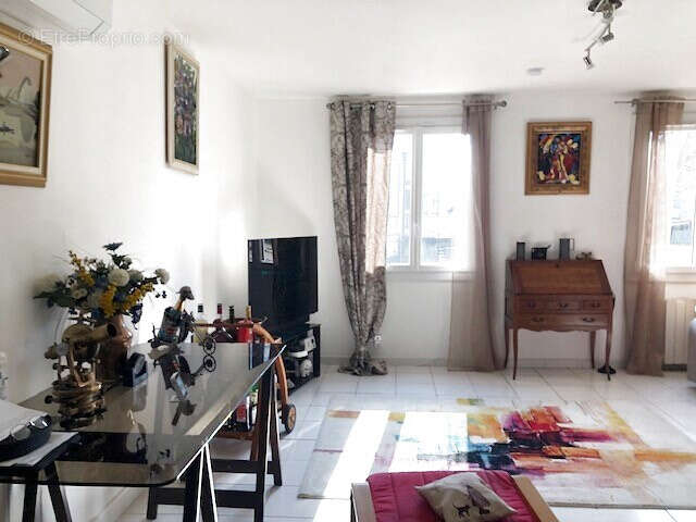 Appartement à PEYPIN