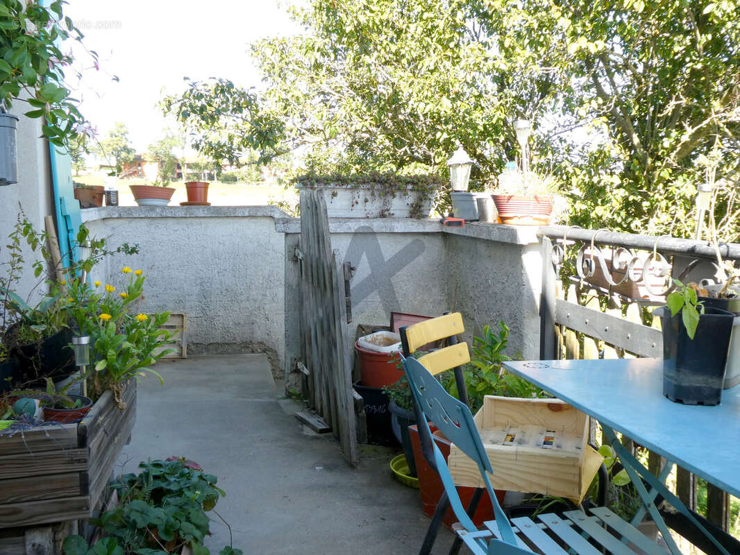 Maison à SAINT-CLEMENT-LES-PLACES