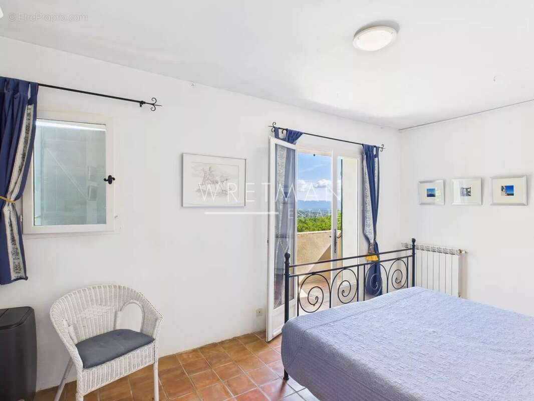 Maison à LE CANNET-DES-MAURES