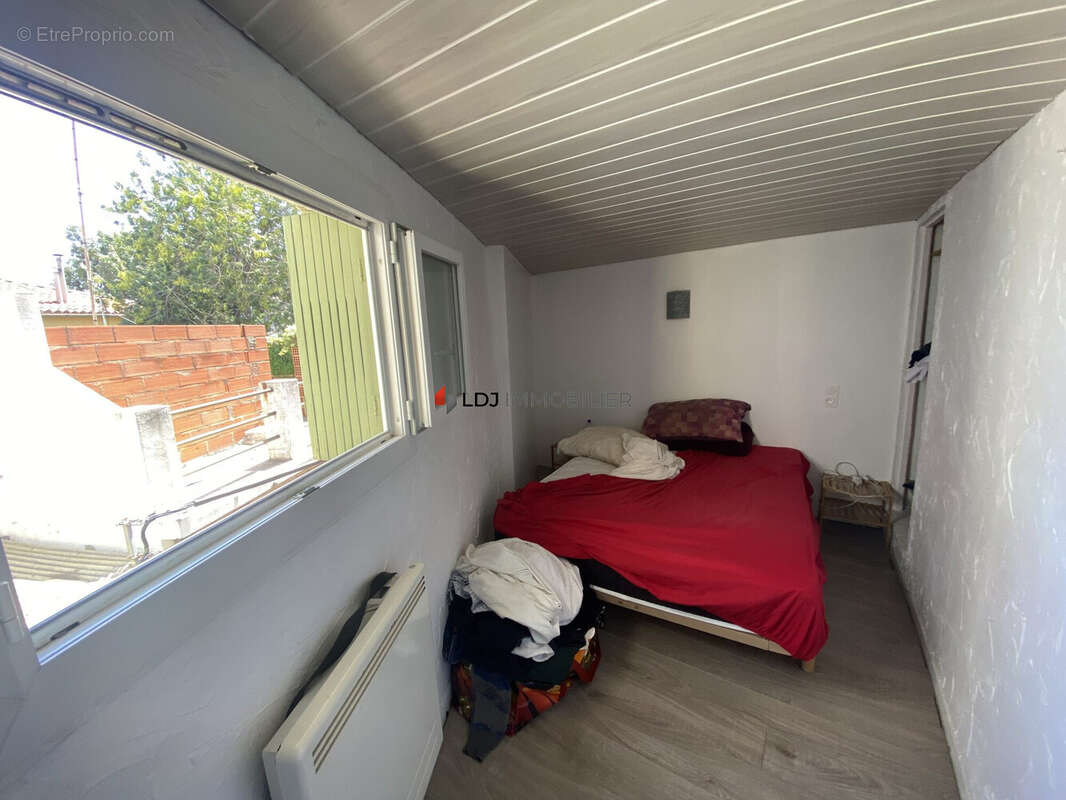 Appart F2 -2ème étage - Appartement à PERPIGNAN