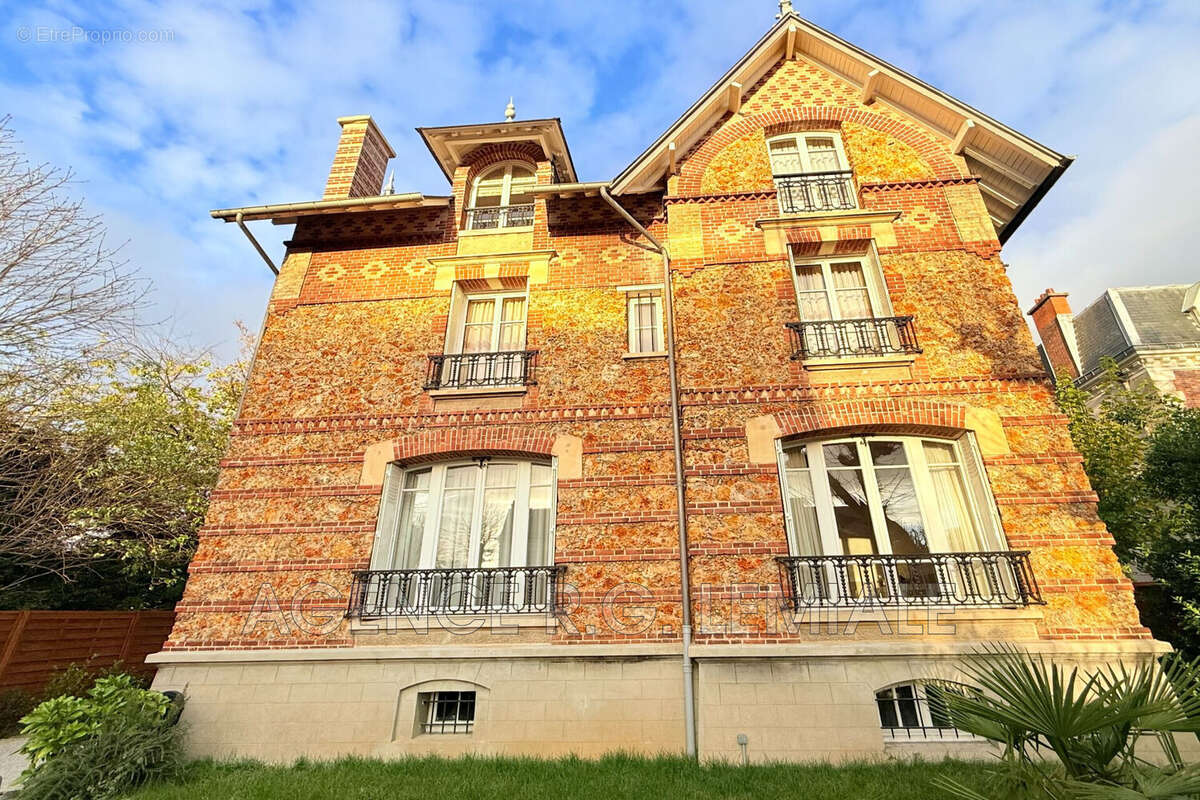 Maison à MAISONS-LAFFITTE