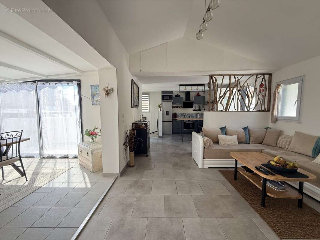 Maison 98 m² à Istres  - photo 7