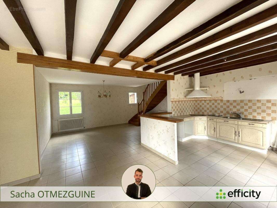 Maison à YZEURES-SUR-CREUSE