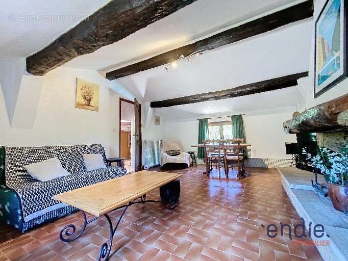 Maison à VILLECROZE