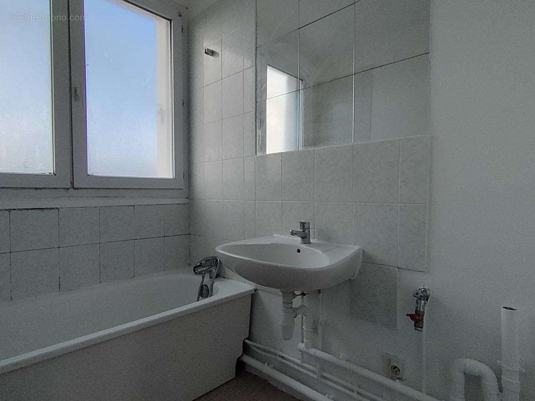 Appartement à LAMORLAYE