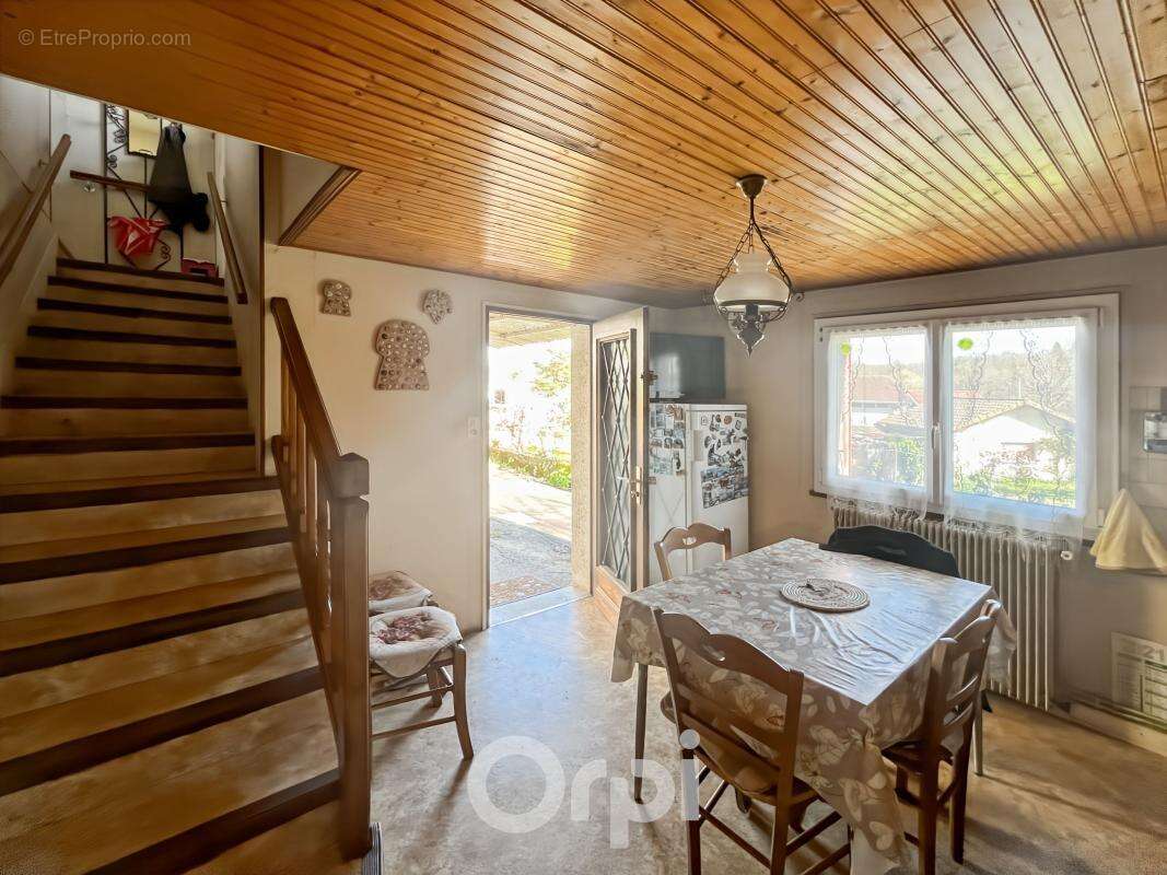 Maison à AMBAZAC