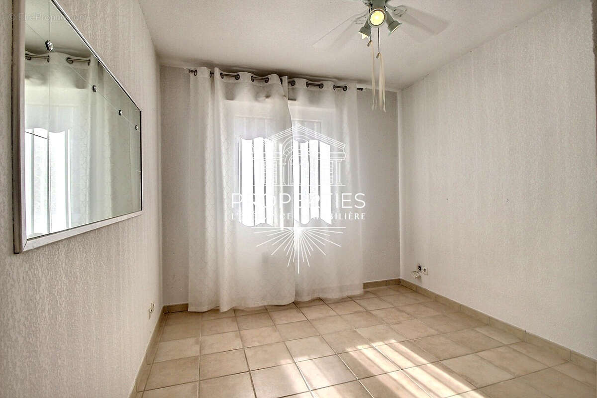 Appartement à BORMES-LES-MIMOSAS