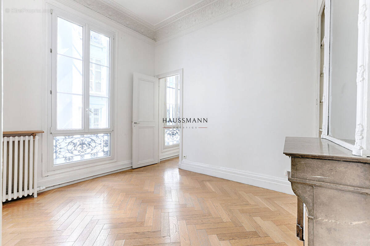 Appartement à PARIS-9E