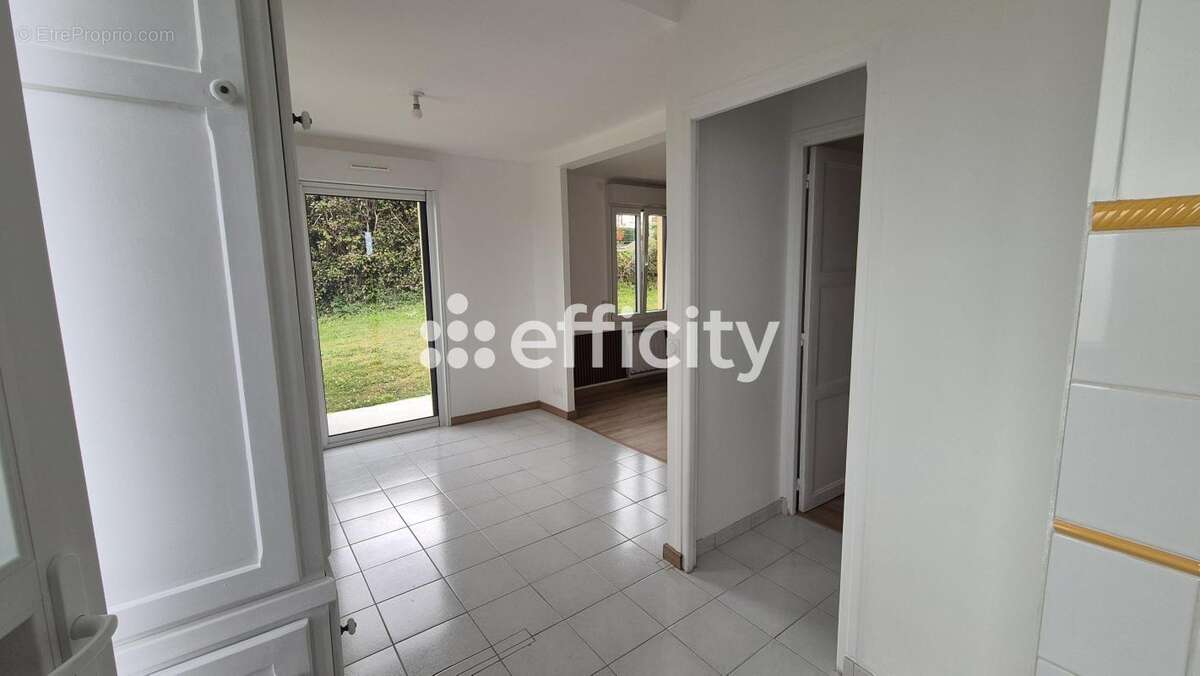 Maison 37 m² à Saint-Come-De-Fresne  - photo 22