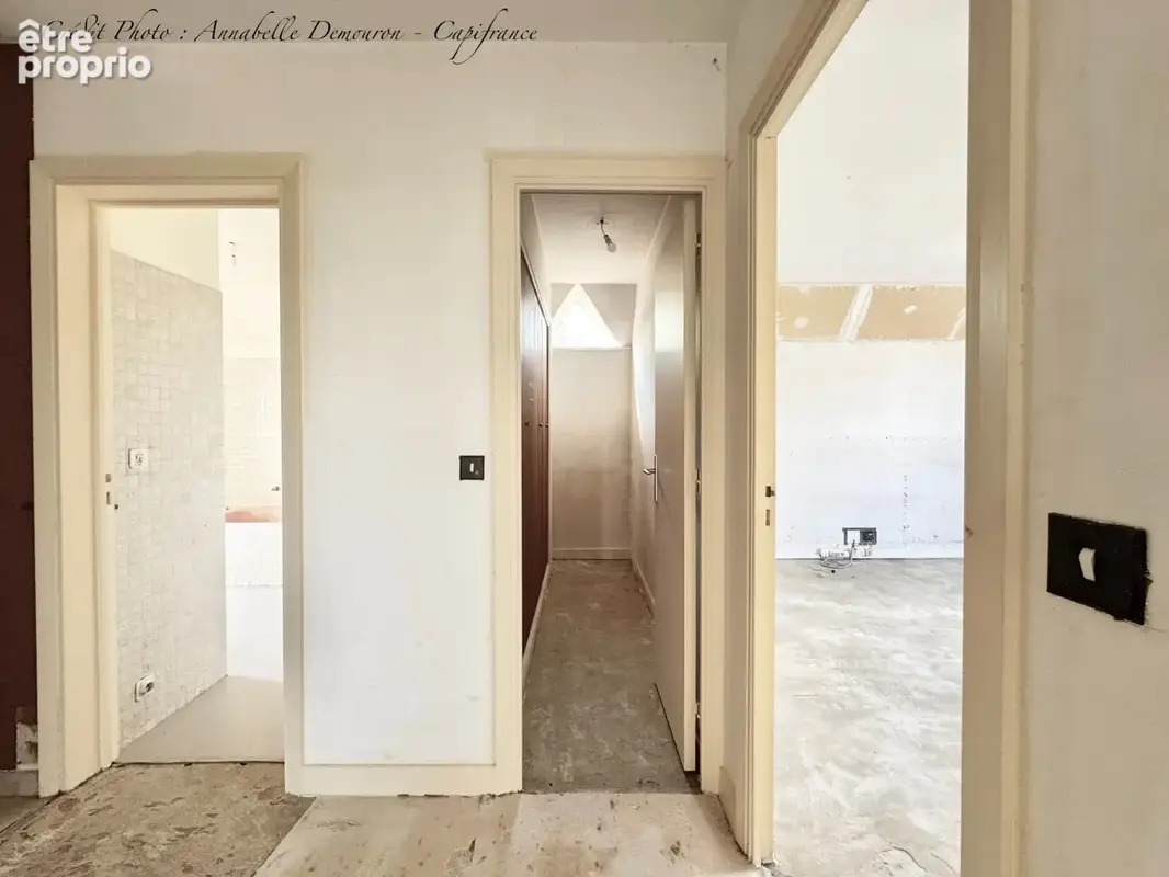 ROYAT - Grande maison familiale à rénover avec vue panoramique, terrain rare, piscine - photo 46